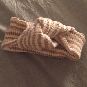 NWOT head knot twist band (3-12 months)